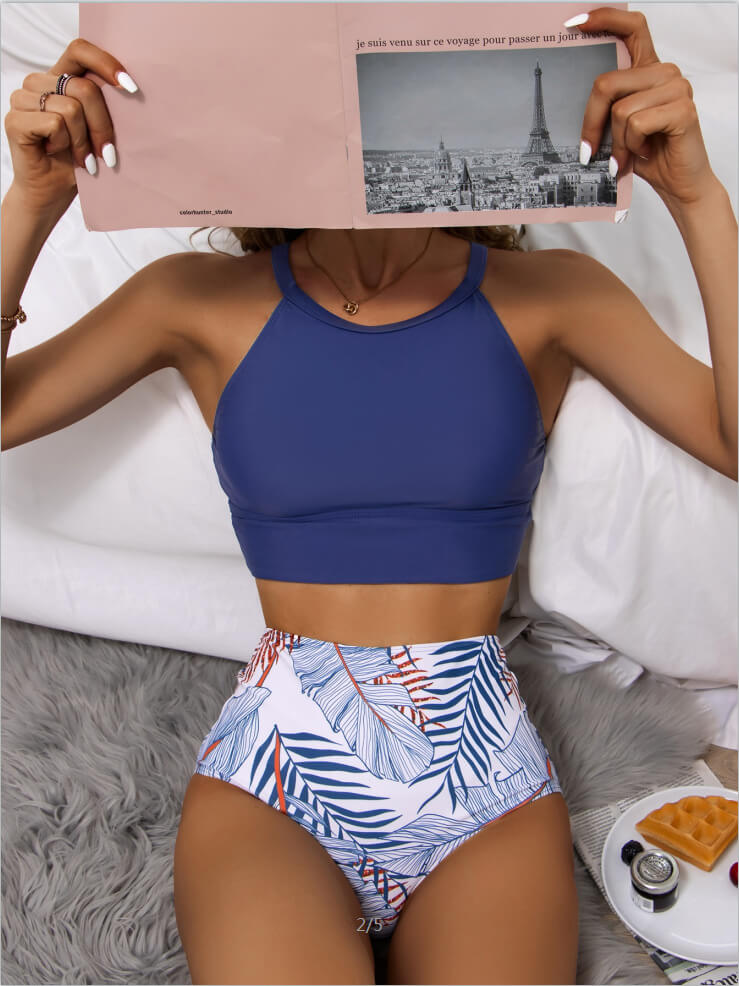 Justina® | High-fastening bikini top with hotstring