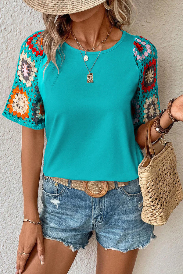 Hanna - Crochet short-sleeve top with flower print