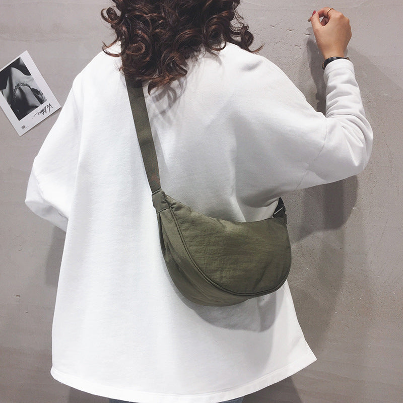 Reine - Half-moon bag