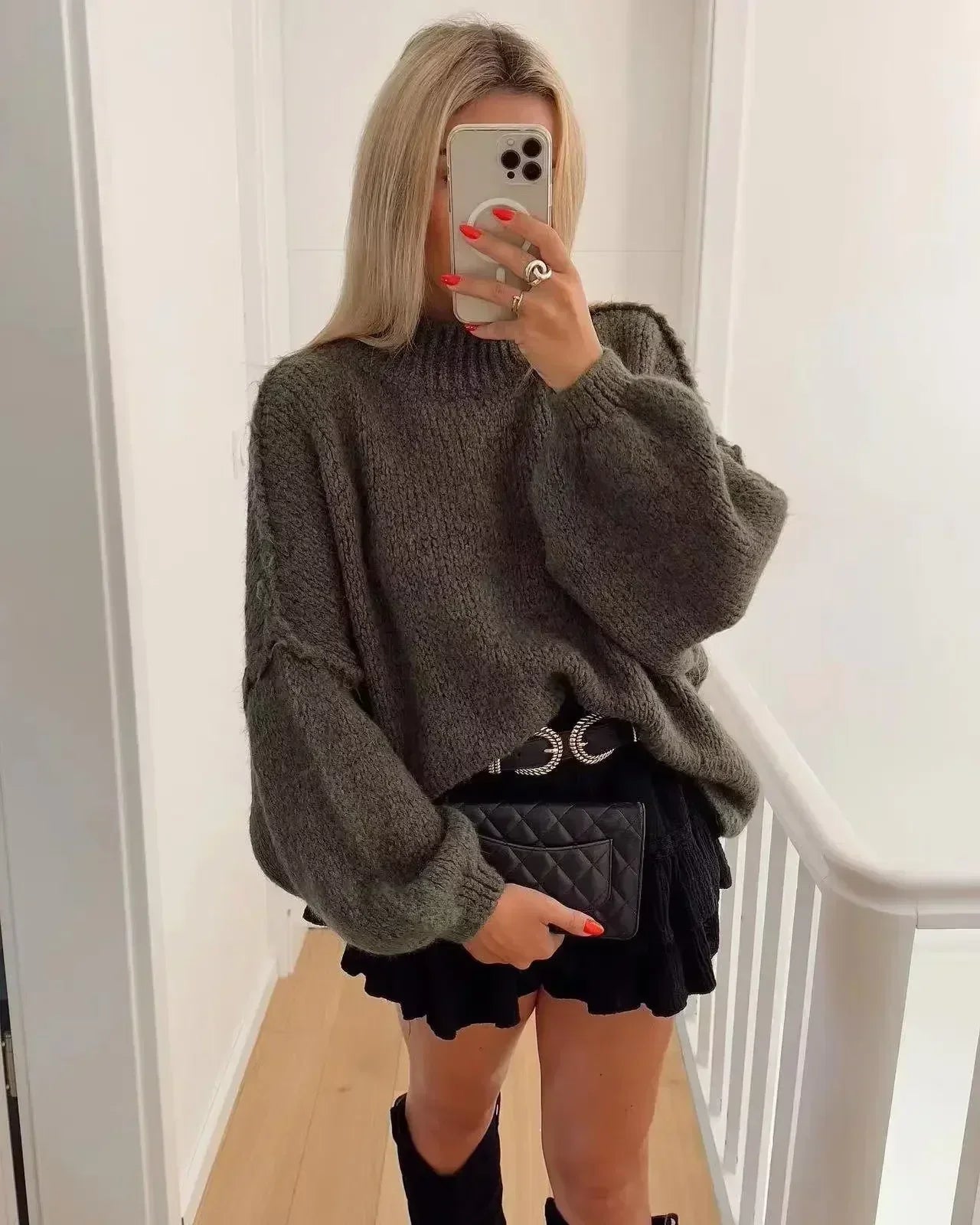 Kitty women's round neck knitted sweater
