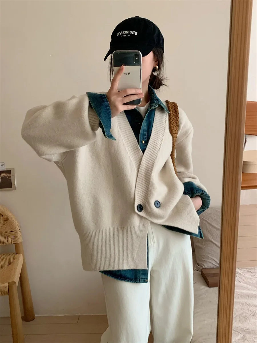 Konard cardigan with V-neck