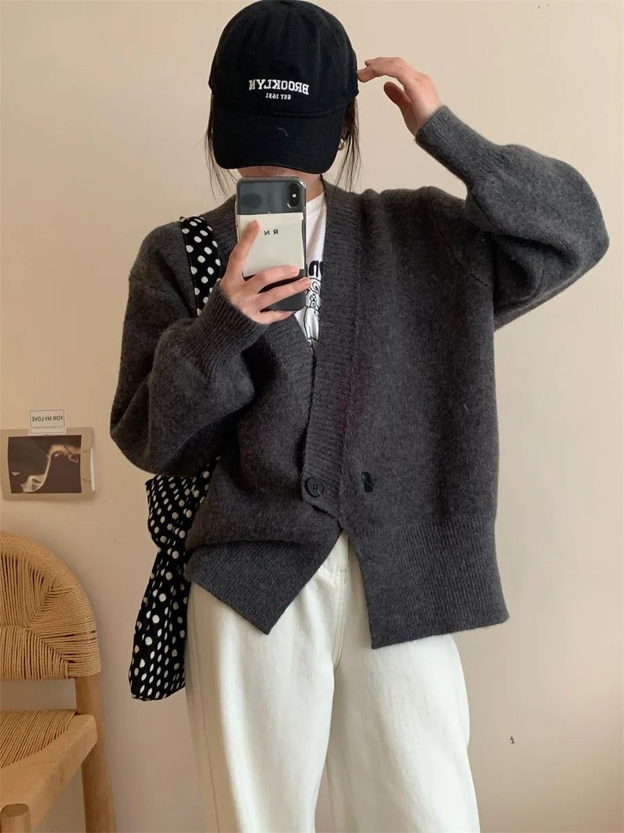 Konard cardigan with V-neck