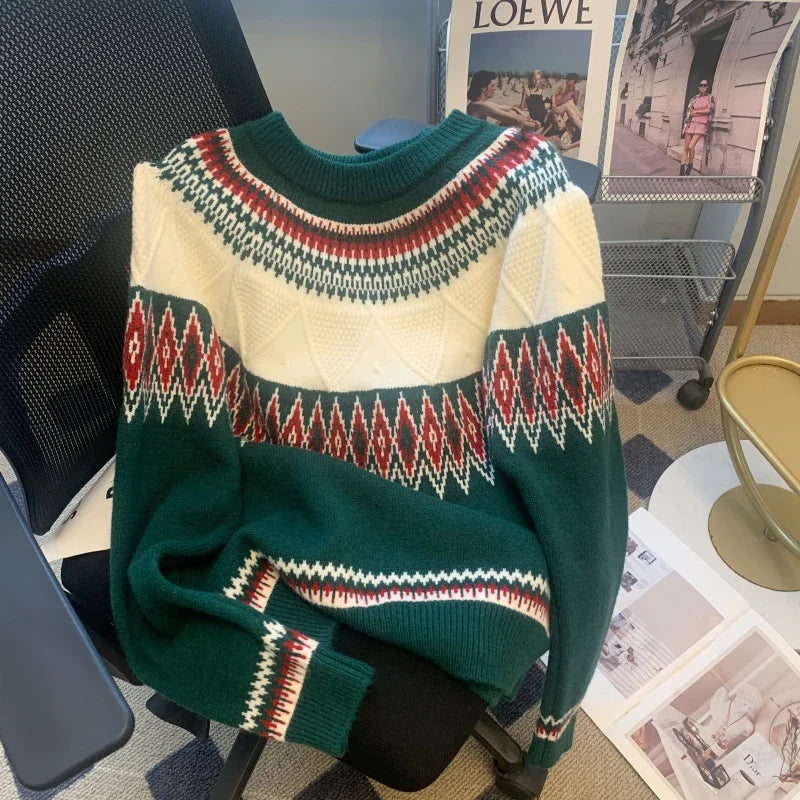 Melitta - Warm knitted sweater with a round neckline and vintage patchwork for women