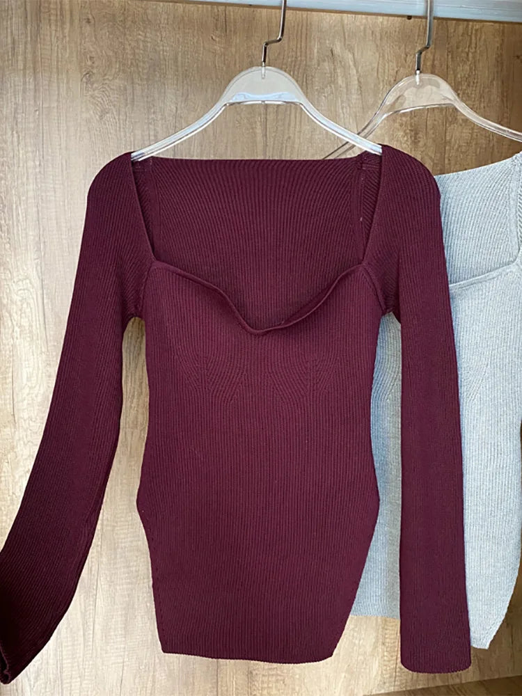 Stretchy knitted top for women