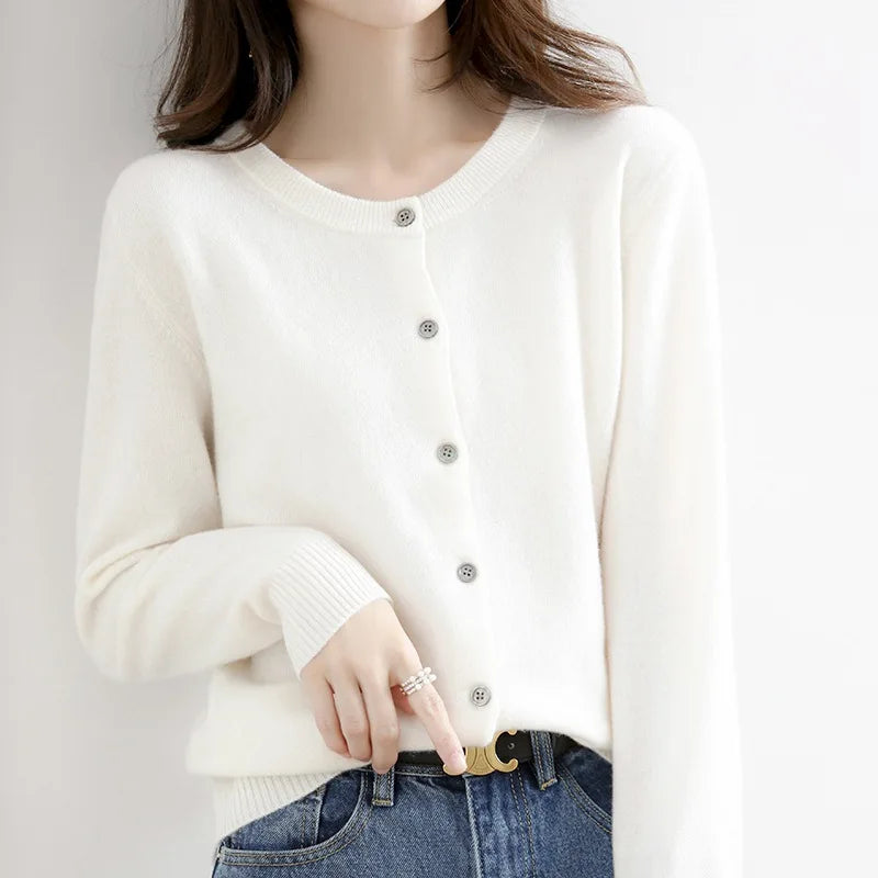 Nala- Women's sweater with round neckline