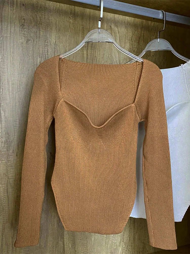 Stretchy knitted top for women
