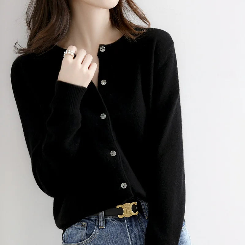 Nala- Women's sweater with round neckline