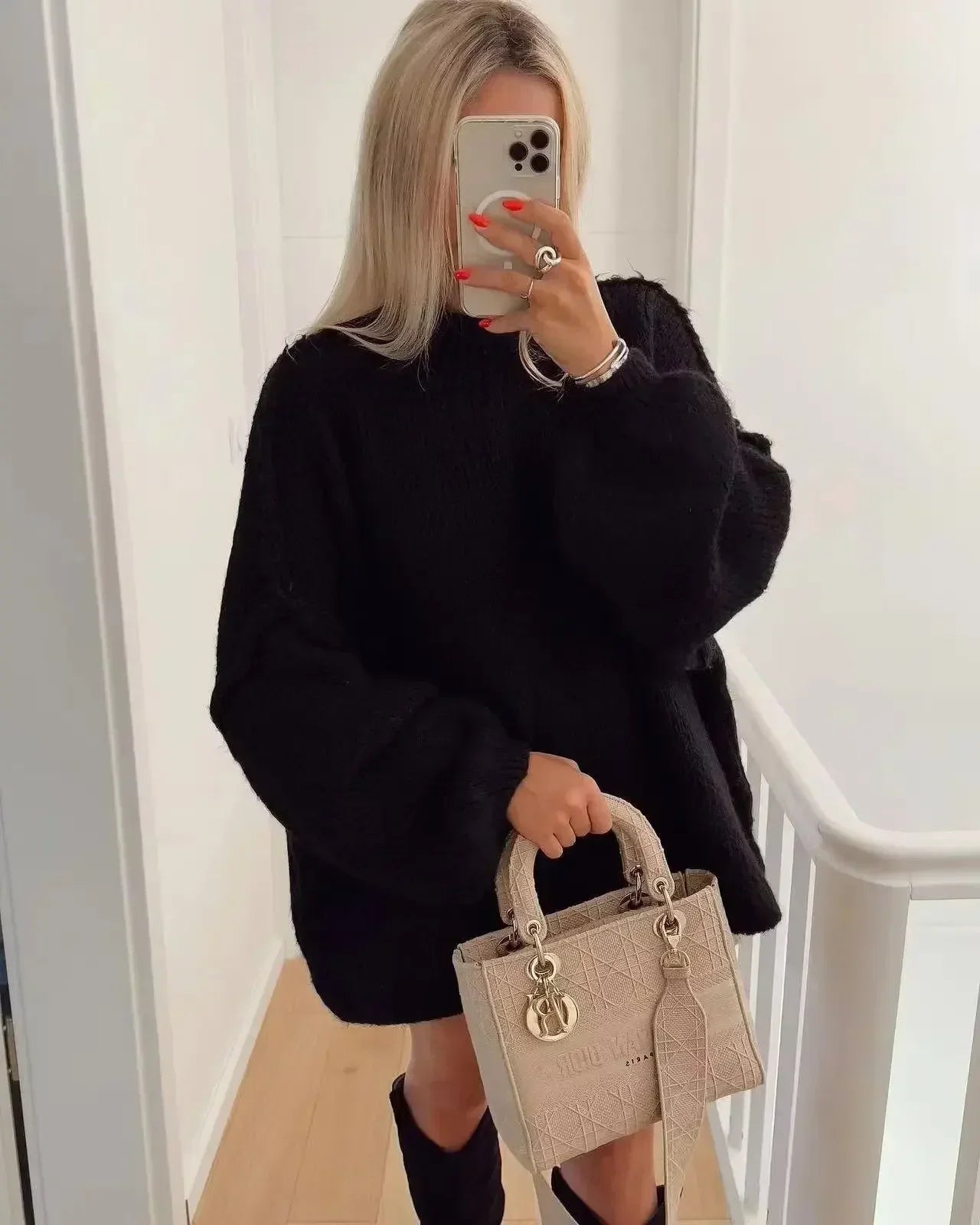 Kitty women's round neck knitted sweater