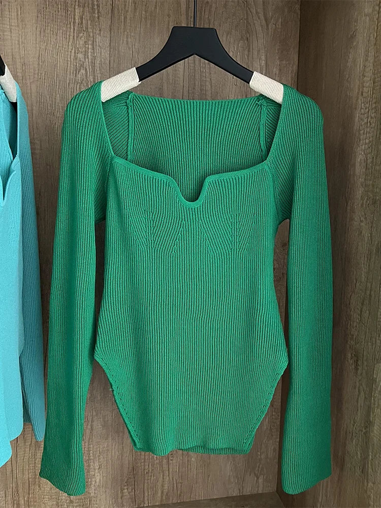 Stretchy knitted top for women