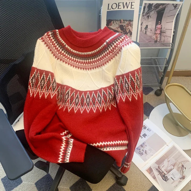Melitta - Warm knitted sweater with a round neckline and vintage patchwork for women