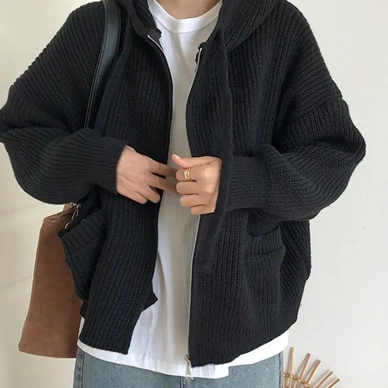Ditte - Knitted sweater with hood and zipper for women