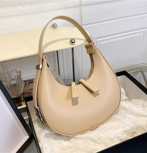 Terra - Trendy half-moon shoulder bag