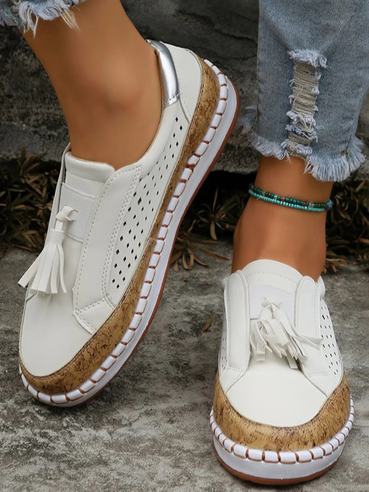 Claudia - Women's casual breathable sneakers with round toe and flat heel