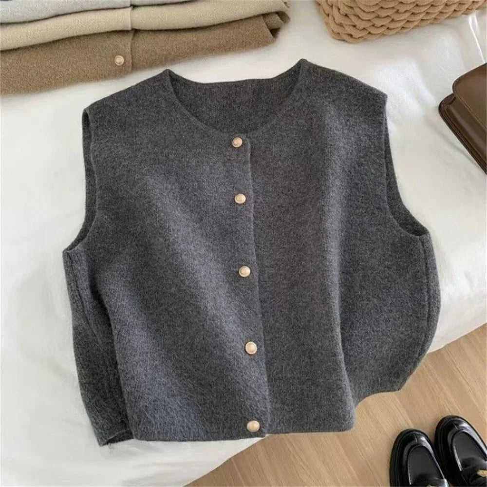 Livia - Sleeveless knitted vest with button details