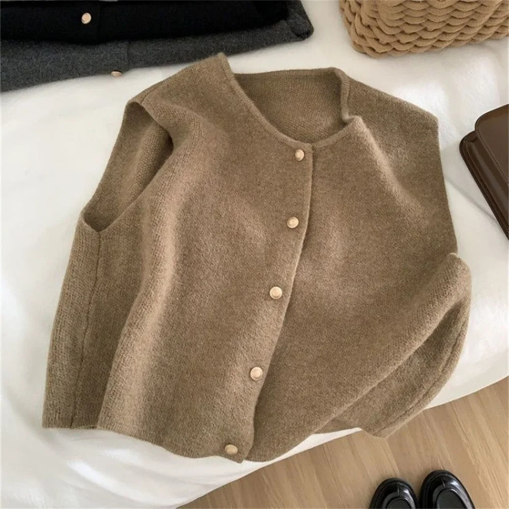Livia - Sleeveless knitted vest with button details