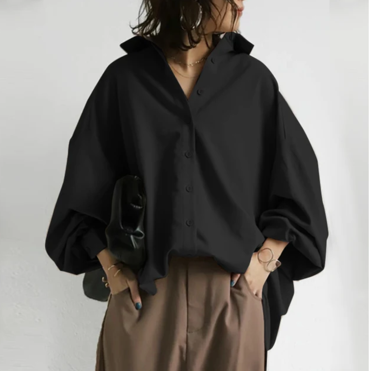 Antonia - Women's blouse with fashionable lapels