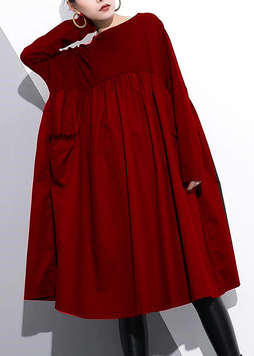 Fionna - Cotton dresses with pointed necklines.