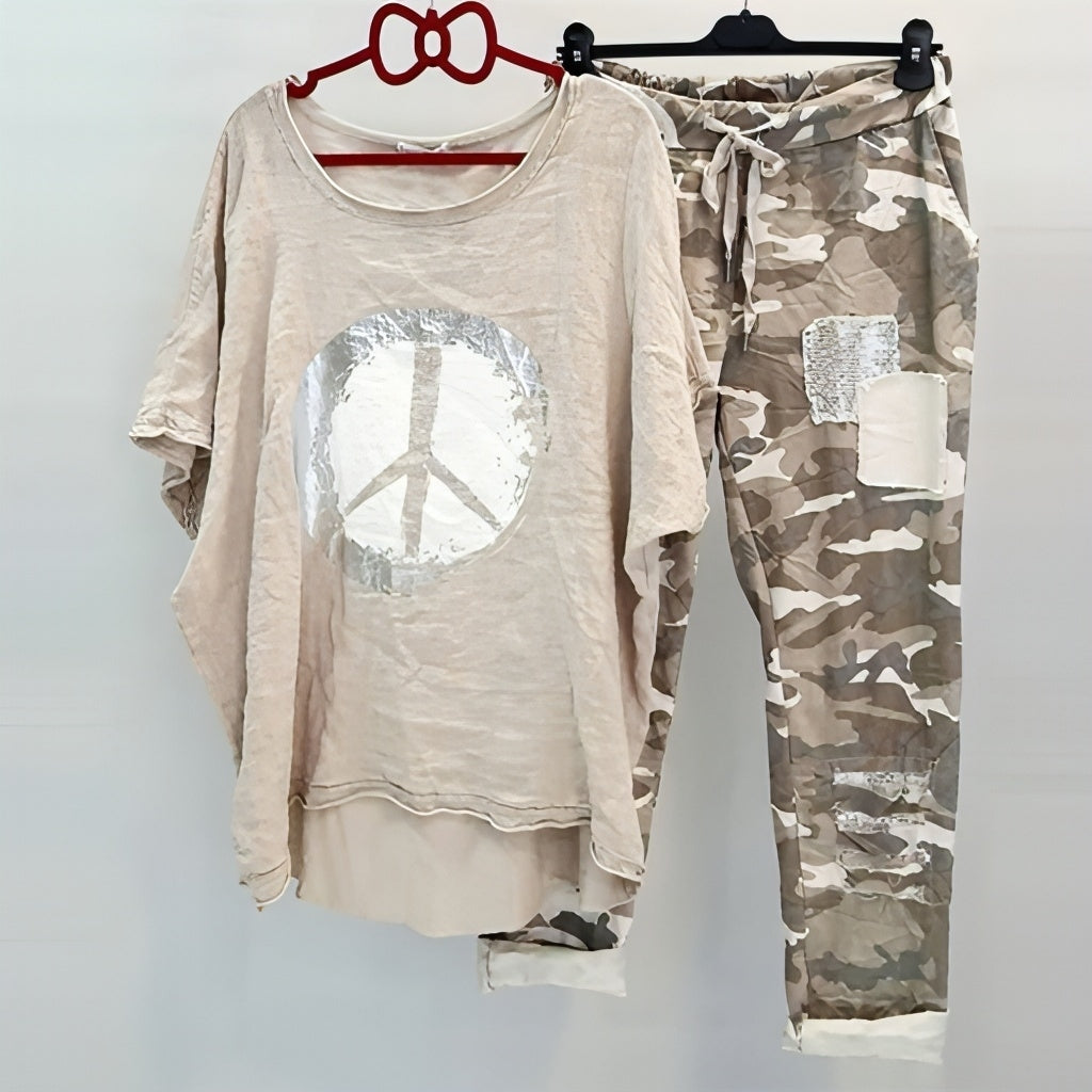 | Cool and airy shirt and pants set