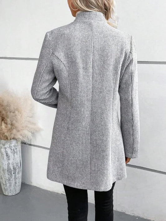 Tyra - Grey blazer with pockets and long sleeves