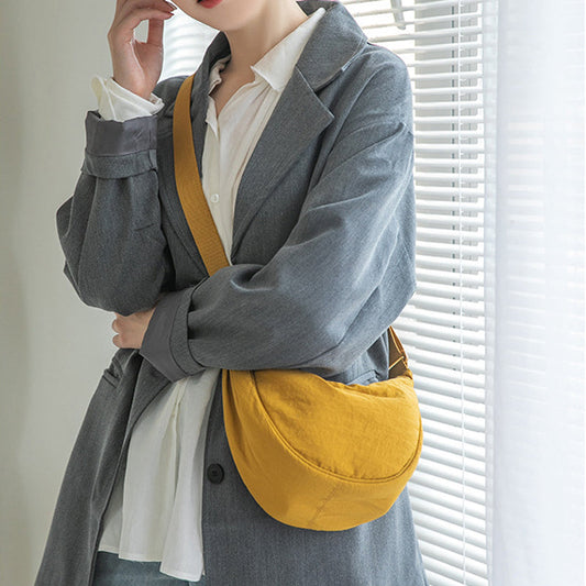 Reine - Half-moon bag