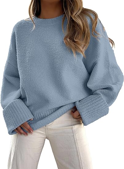 Round neck sweater with long sleeves