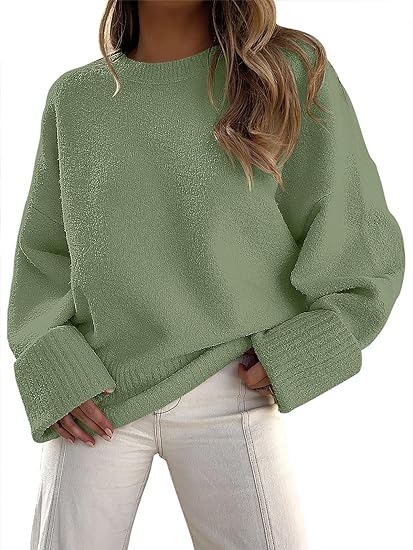 Round neck sweater with long sleeves