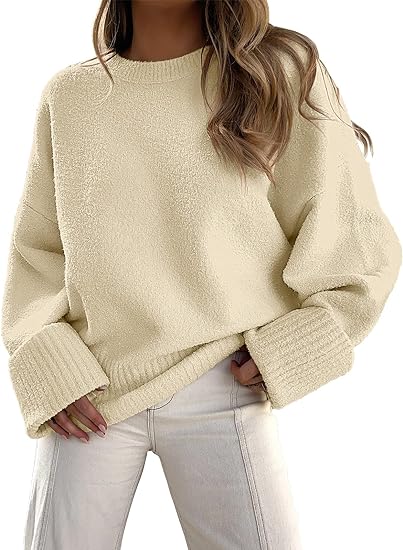 Round neck sweater with long sleeves