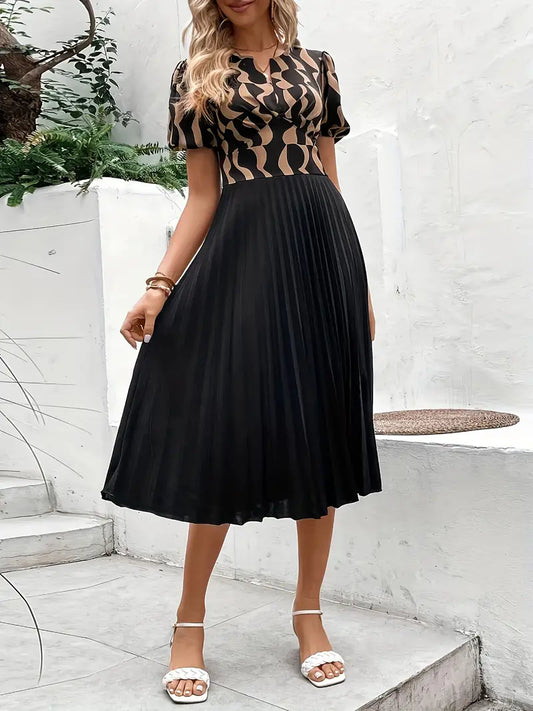LD summer dress with short sleeves and pleats
