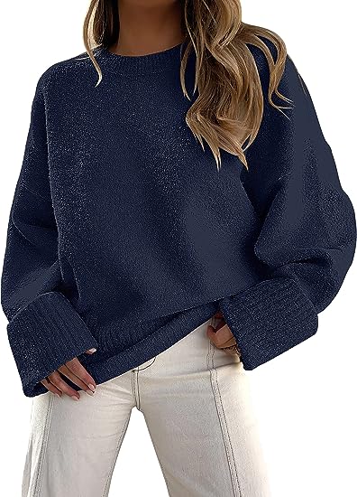 Round neck sweater with long sleeves