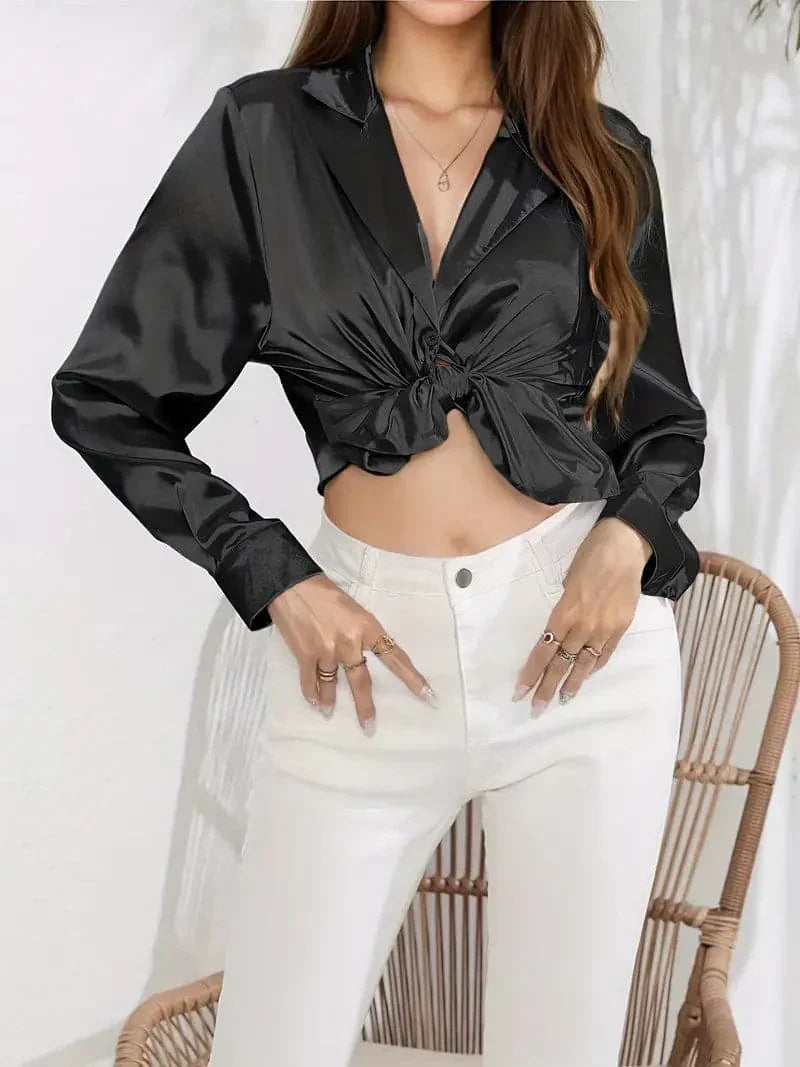 Shortened women's blouse