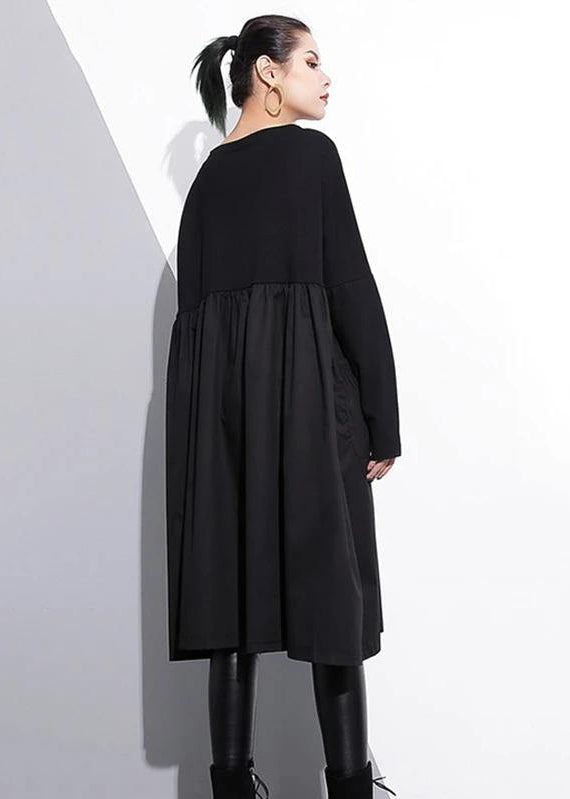 Fionna - Cotton dresses with pointed necklines.