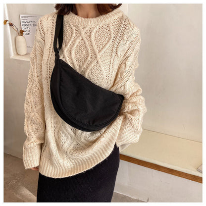 Reine - Half-moon bag