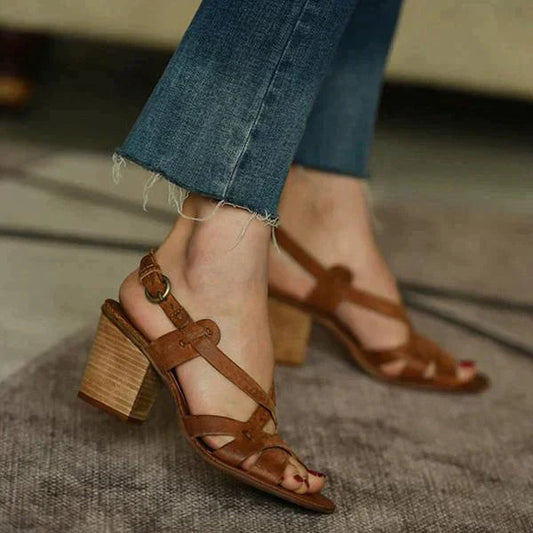 Ea | low-heeled sandals