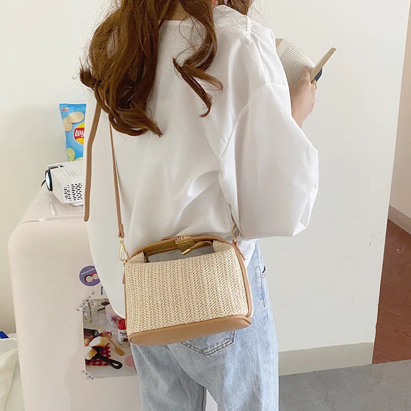 Trendy woven straw backpack-Elly Rose