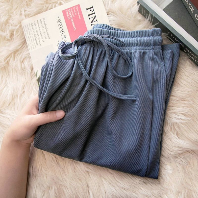 Giada Pants - Wide-leg, comfortable, high-waisted pants for a smart-casual look