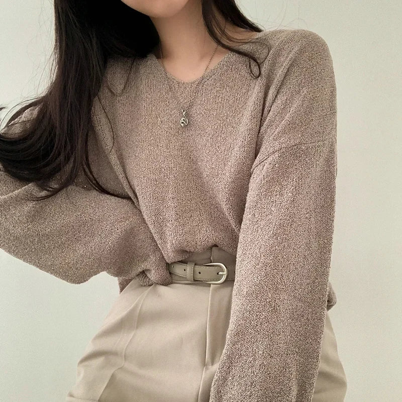 Long-sleeved, loose top for women
