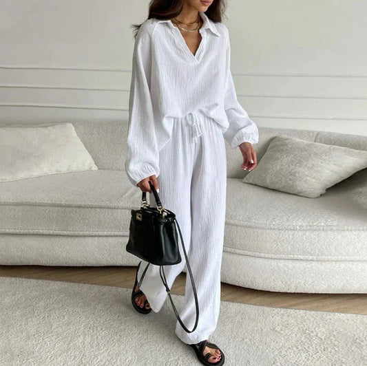 Two-piece ensemble consisting of top and pants-casual and wide-cut