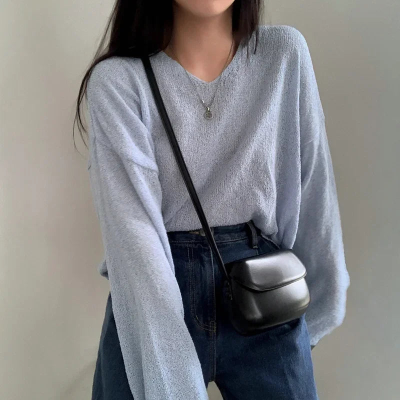 Long-sleeved, loose top for women