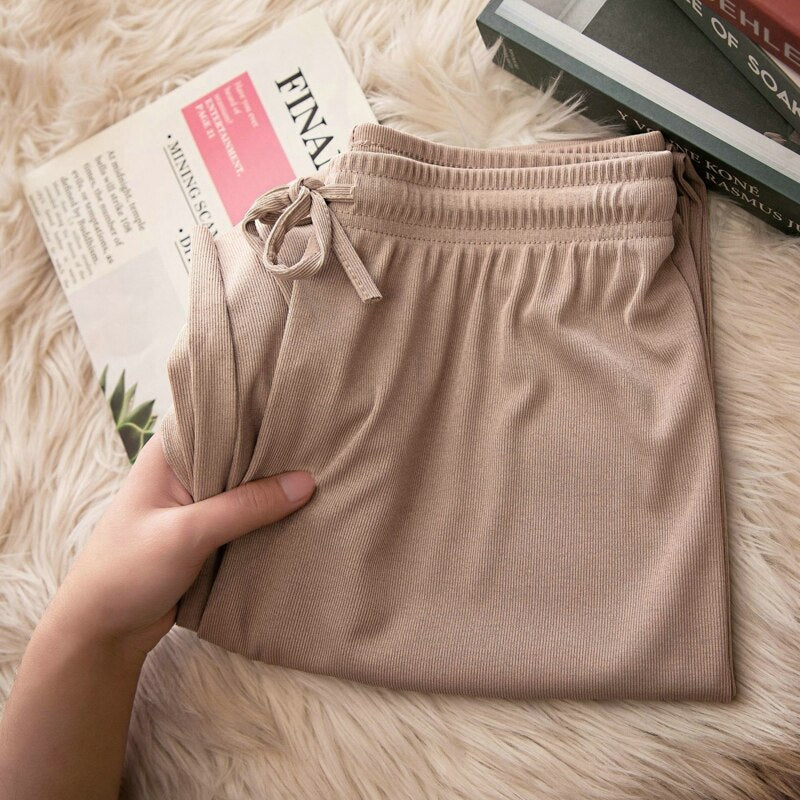 Giada Pants - Wide-leg, comfortable, high-waisted pants for a smart-casual look