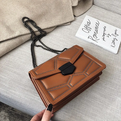 Victoria Crossbody Bag | Vintage & Luxurious