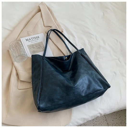 Vivienne - Elegance and Functionality in a Big Bag