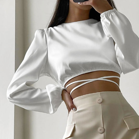 Emma - Short top in shiny satin with knotted detail