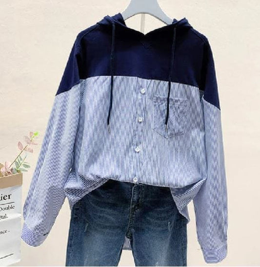 | hooded shirt with striped seams and drawstring